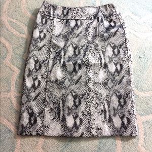 NY&C Knee Length Fitted Skirt